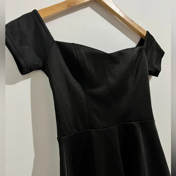 Forever21 mini black dress size Small - Picture 3 of 7